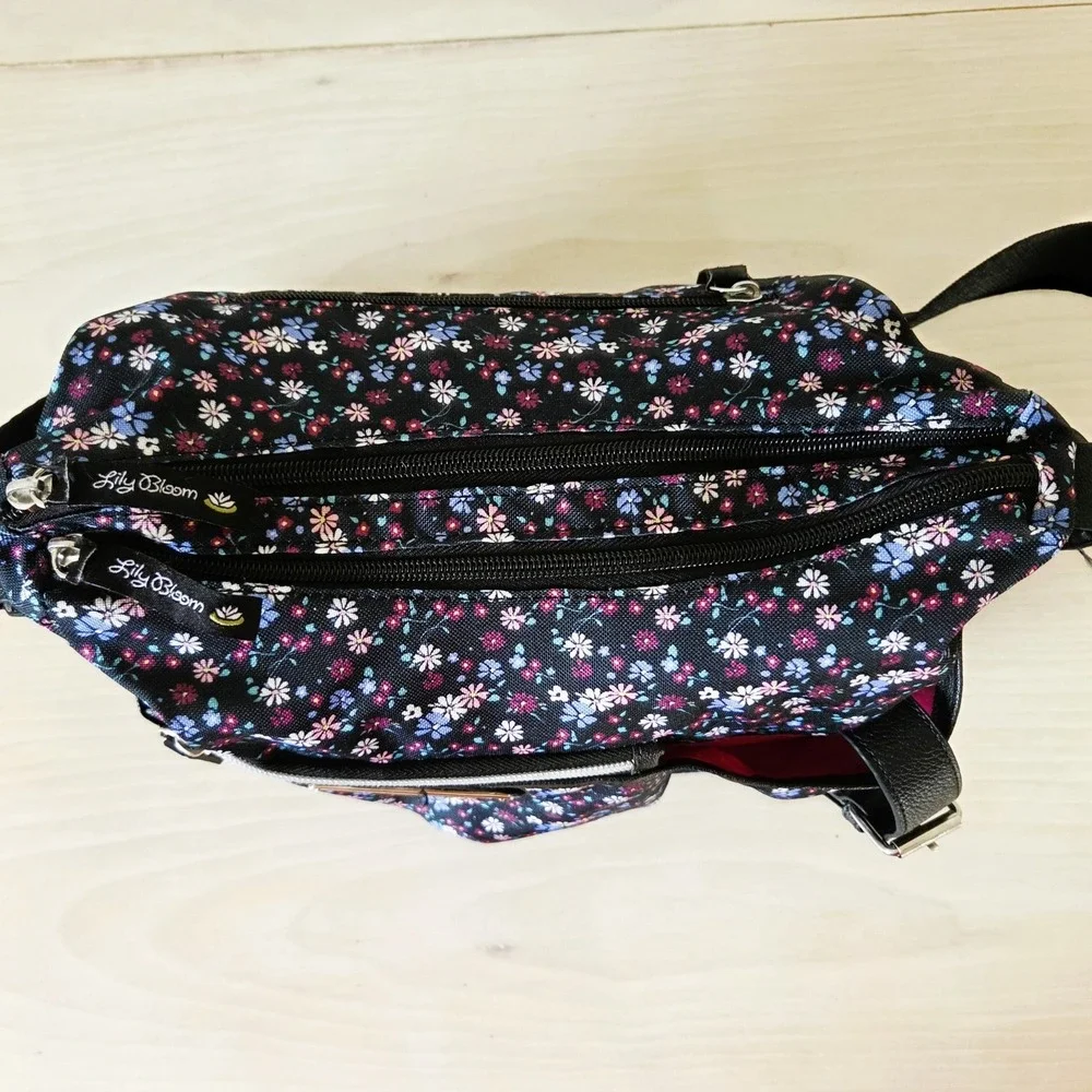 Lily Bloom Ditsy Daisy Delight Floral Crossbody Hobo Purse Bag 'Kara Coho'